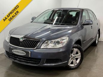 Skoda Octavia 1.6 TDI SE Hatchback 5dr Diesel Manual Euro 5 (105 ps) 12 MONTHS