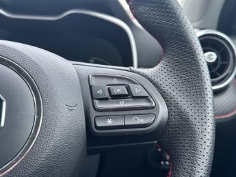 MG MG ZS 72.6kWh Trophy Connect Long Range Auto 5dr