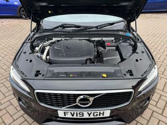 Volvo S90 2.0 T4 R-Design Plus Auto Euro 6 (s/s) 4dr