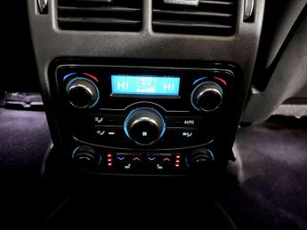 Jaguar F-PACE 3.0 V6 S SUV 5dr Petrol Auto AWD Euro 6 (s/s) (380 ps)