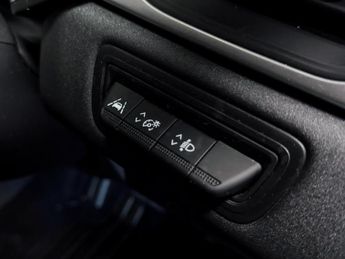 RENAULT CAPTUR Iconic Edition E-TECH Hybrid 145 Auto MY21.5