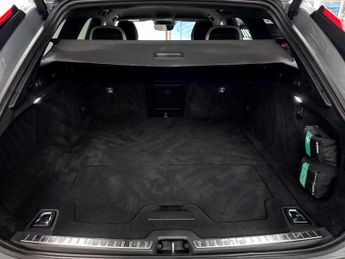 Volvo V90 Plus Dark B5 (250 hp)