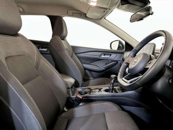 Nissan Qashqai 1.3 DIG-T MHEV N-Connecta SUV 5dr Petrol Hybrid Manual Euro 6 (s