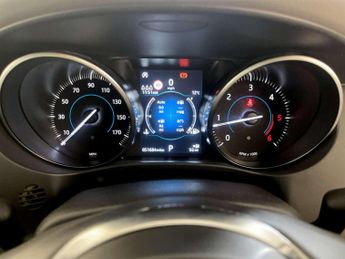 Jaguar F-PACE 2.0 D180 Portfolio SUV 5dr Diesel Auto AWD Euro 6 (s/s) (180 ps)
