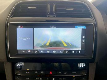 Jaguar F-PACE 2.0 D180 Portfolio SUV 5dr Diesel Auto AWD Euro 6 (s/s) (180 ps)