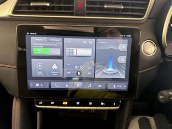 MG MG ZS 72.6kWh Trophy Long Range SUV 5dr Electric Auto (156 ps)