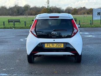 Toyota AYGO 1.0 VVT-i x-play x-shift Euro 6 5dr (Safety Sense)
