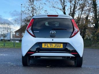 Toyota AYGO 1.0 VVT-i x-play x-shift Euro 6 5dr (Safety Sense)