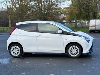 Toyota AYGO 1.0 VVT-i x-play x-shift Euro 6 5dr (Safety Sense)