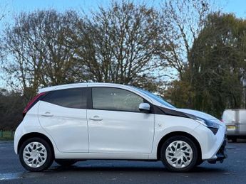 Toyota AYGO 1.0 VVT-i x-play x-shift Euro 6 5dr (Safety Sense)