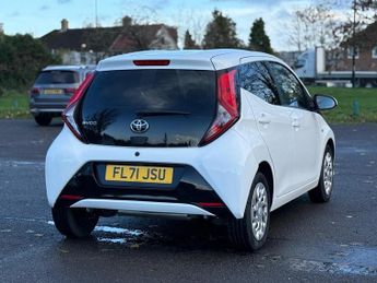 Toyota AYGO 1.0 VVT-i x-play x-shift Euro 6 5dr (Safety Sense)