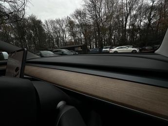 Tesla Model 3 (Dual Motor) Long Range Auto 4WDE 4dr