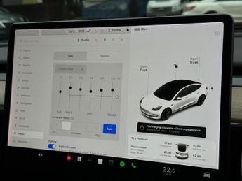 Tesla Model 3 (Dual Motor) Long Range Auto 4WDE 4dr