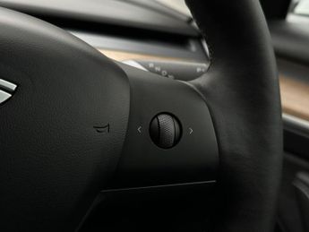 Tesla Model 3 (Dual Motor) Long Range Auto 4WDE 4dr