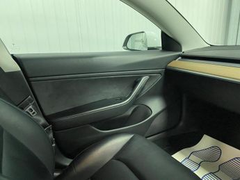 Tesla Model 3 (Dual Motor) Long Range Auto 4WDE 4dr