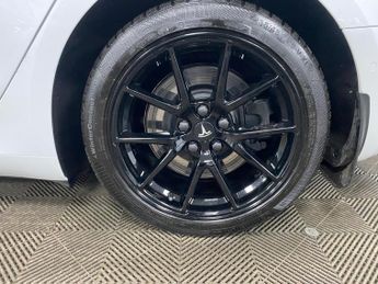 Tesla Model 3 (Dual Motor) Long Range Auto 4WDE 4dr