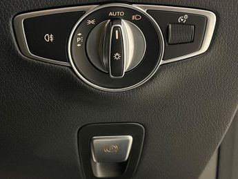 Mercedes-Benz EQC EQC 400 80kWh AMG Line (Premium Plus) Auto 4MATIC 5dr