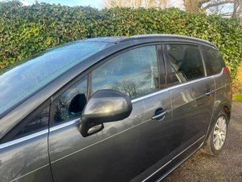 Peugeot 5008 2.0 HDi Allure Auto Euro 5 5dr