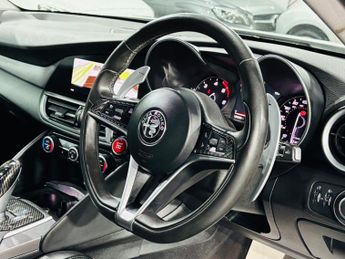 Alfa Romeo Giulia 2.2 TD Speciale Auto Euro 6 (s/s) 4dr