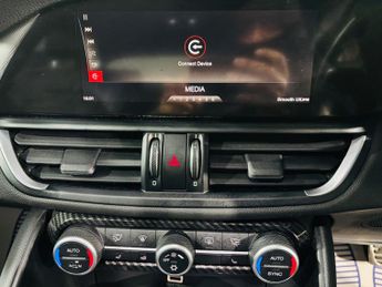 Alfa Romeo Giulia 2.2 TD Speciale Auto Euro 6 (s/s) 4dr