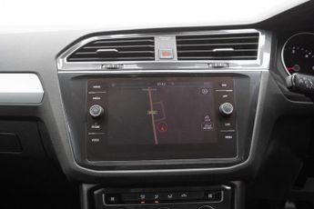 Volkswagen Tiguan 2.0 TDI SE Navigation DSG Euro 6 (s/s) 5dr