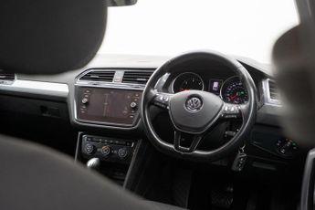 Volkswagen Tiguan 2.0 TDI SE Navigation DSG Euro 6 (s/s) 5dr