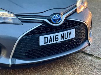 Toyota Yaris 1.5 VVT-h Design E-CVT Euro 6 5dr