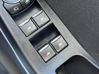 Ford Puma 1.0T EcoBoost MHEV ST-Line DCT Euro 6 (s/s) 5dr