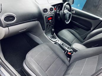 Ford Focus 1.6 Titanium 5dr
