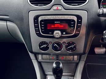 Ford Focus 1.6 Titanium 5dr