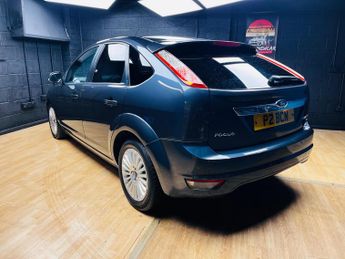 Ford Focus 1.6 Titanium 5dr