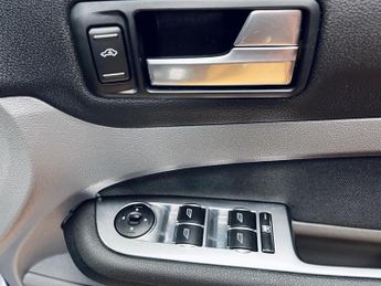 Ford Focus 1.6 Titanium 5dr