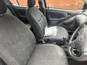 Toyota Yaris 1.0 VVT-i T3 5dr