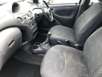 Toyota Yaris 1.0 VVT-i T3 5dr