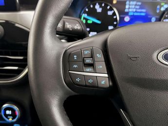 Ford Kuga 2.5 EcoBoost Duratec 14.4kWh Titanium First Edition SUV 5dr Petr