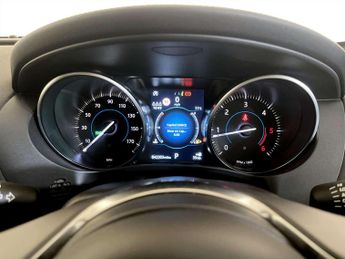 Jaguar F-PACE 2.0 D180 R-Sport SUV 5dr Diesel Auto AWD Euro 6 (s/s) (180 ps)