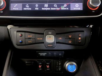 Nissan Leaf 40kWh N-Connecta Hatchback 5dr Electric Auto (150 ps)