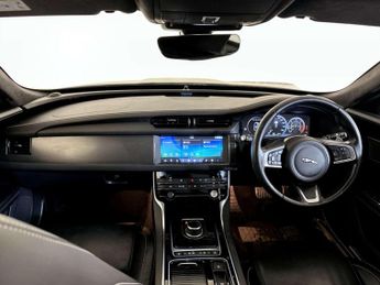 Jaguar XF 2.0d Chequered Flag Sportbrake 5dr Diesel Auto Euro 6 (s/s) (180