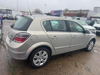 Vauxhall Astra 1.8i 16v Design 5dr
