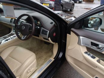 Jaguar XF 3.0d V6 Premium Luxury Auto Euro 5 (s/s) 4dr