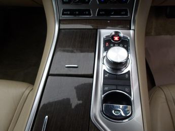 Jaguar XF 3.0d V6 Premium Luxury Auto Euro 5 (s/s) 4dr