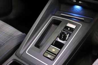 Volkswagen Golf 1.4 TSI 13kWh GTE DSG Euro 6 (s/s) 5dr