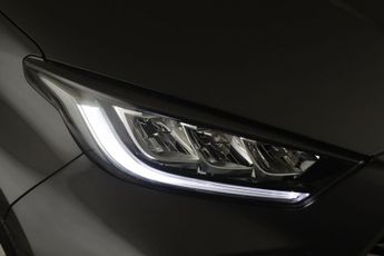 Toyota Yaris 1.5 VVT-h Design E-CVT Euro 6 (s/s) 5dr