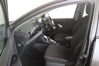 Toyota Yaris 1.5 VVT-h Design E-CVT Euro 6 (s/s) 5dr