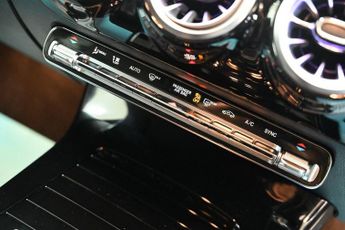 MERCEDES-BENZ CLA 1.3 CLA200 AMG Line (Premium 2) Coupe 4dr Petrol 7G-DCT Euro 6 (