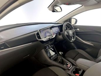 Vauxhall Grandland 1.2 Turbo SRi SUV 5dr Petrol Manual Euro 6 (s/s) (130 ps)