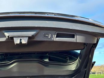 Land Rover Range Rover Velar 2.0 D240 SE Auto 4WD Euro 6 (s/s) 5dr