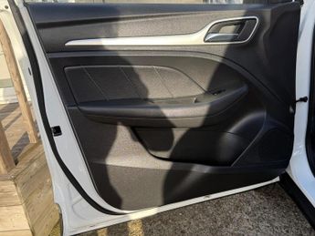 MG MG ZS 1.0 T-GDI Exclusive Auto Euro 6 5dr