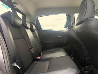 Toyota Yaris 1.5 VVT-h Excel E-CVT Euro 6 5dr (15in Alloy)