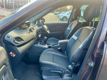 Renault Grand Scenic 1.6 VVT Dynamique TomTom Euro 5 5dr